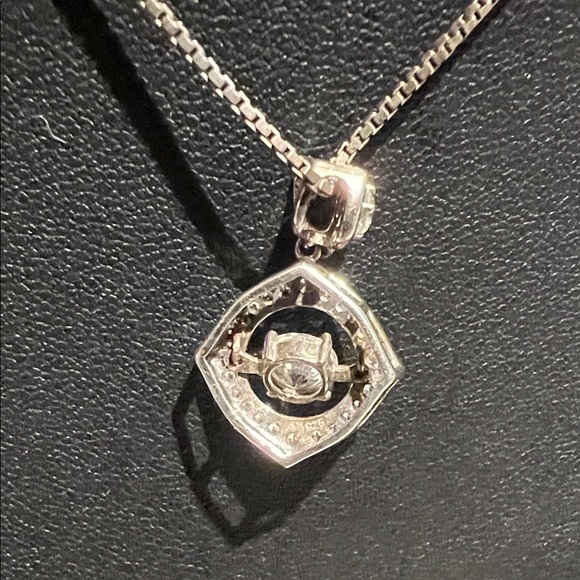 Dazzling Silver Pendant Necklace - Picture 3 of 4